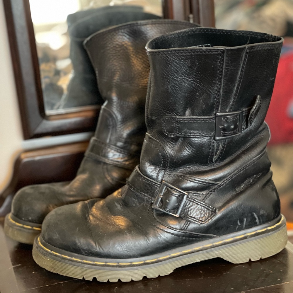 Dr Martens Boots Men’s size 9